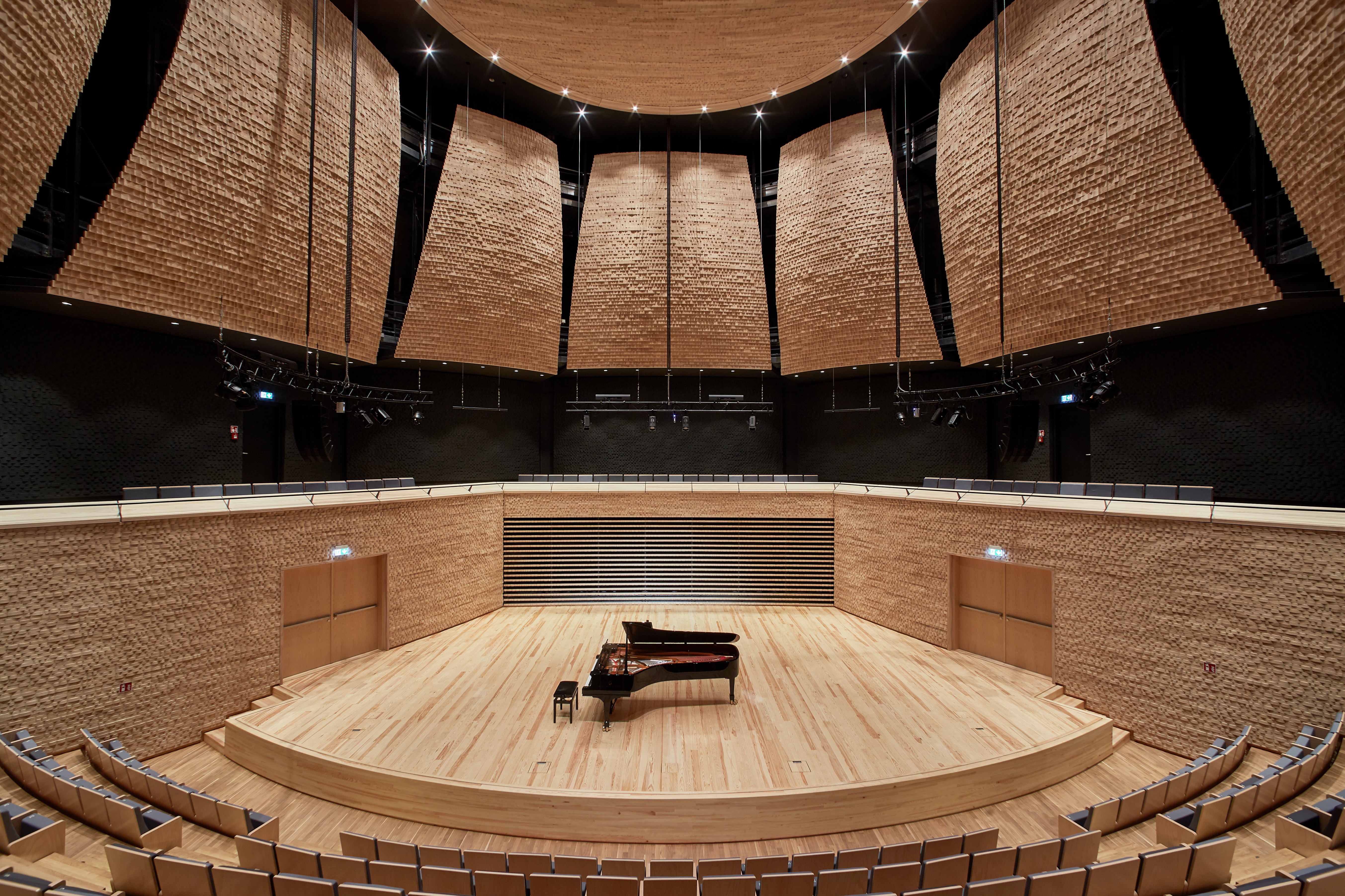 Foto presenting the main concert hall of the Nowa Miodowa building in Warsaw